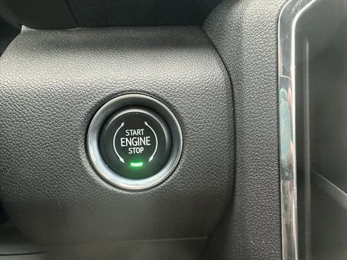 Used 2025 GMC Acadia Elevation image 38