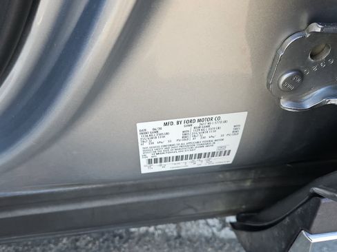 Used 2020 Ford Explorer XLT image 23