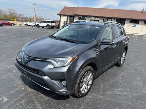 Used 2017 Toyota RAV4 Limited image 7