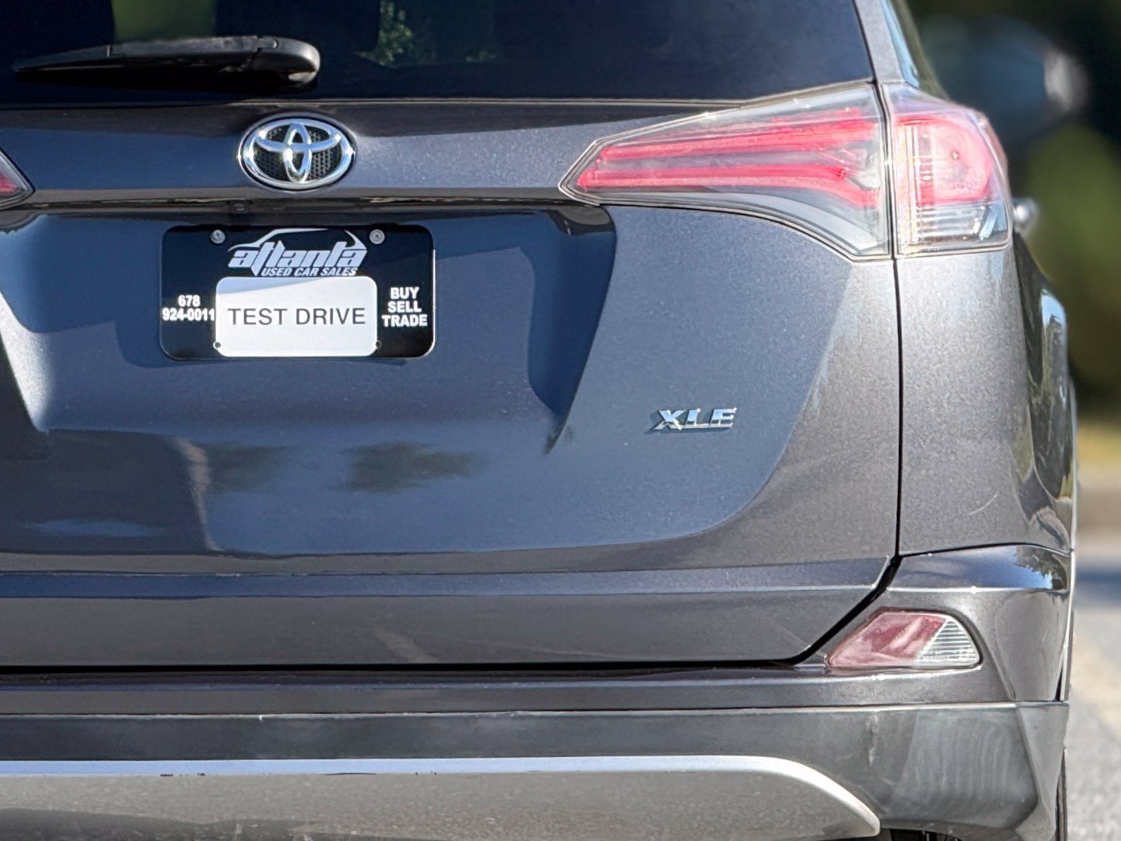 Used 2017 Toyota RAV4 XLE FWD image 17
