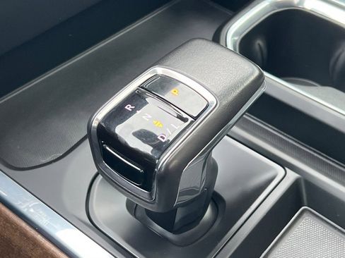 Used 2022 Chevrolet Silverado 1500 High Country w/ High Country Premium Package image 18