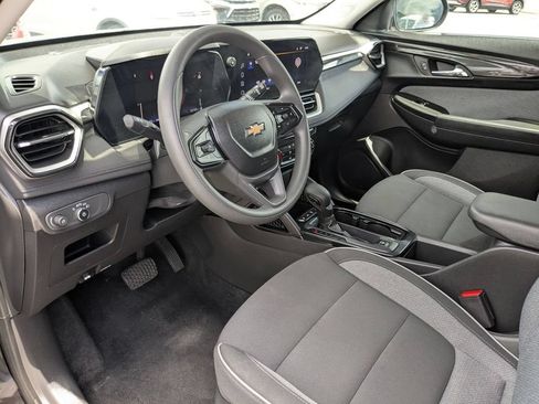 Used 2025 Chevrolet TrailBlazer LT AWD/4WD image 13