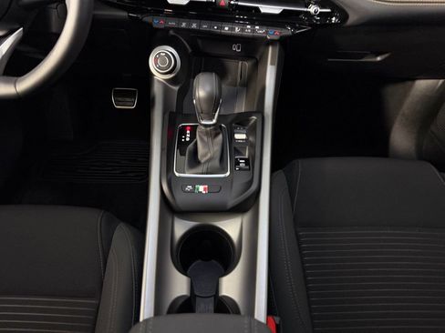 Used 2025 Alfa Romeo Tonale AWD/4WD image 14
