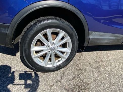 Used 2017 Nissan Rogue Sport SV w/ SV Premium Package AWD/4WD image 11