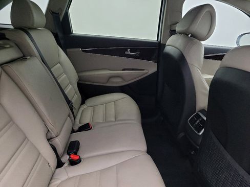Used 2016 Kia Sorento EX FWD image 19
