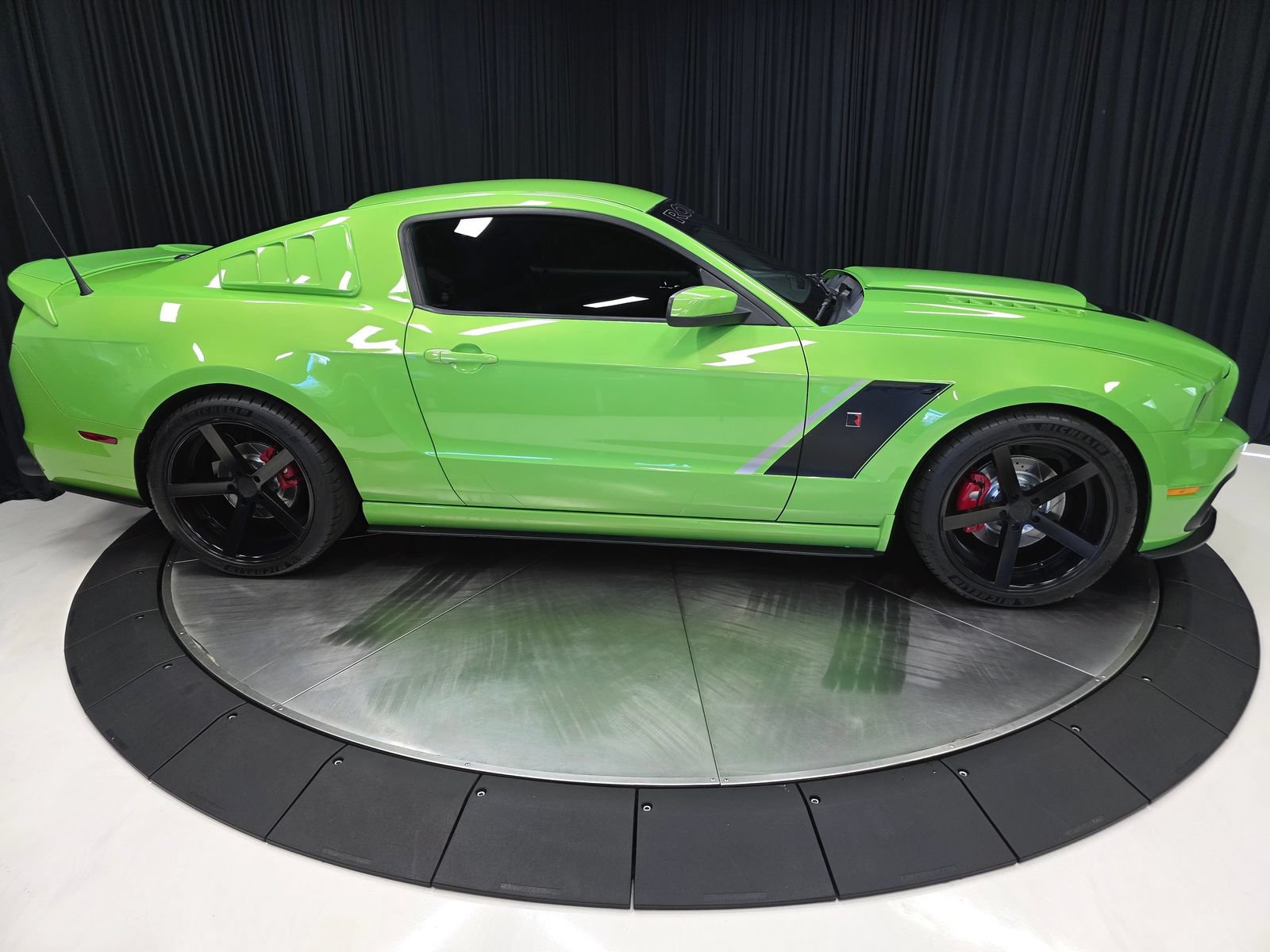 Used 2013 Ford Mustang GT Premium w/ Electronics Pkg RWD image 17