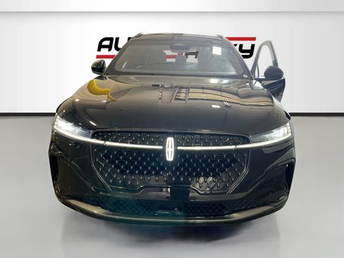 Used 2024 Lincoln Nautilus Reserve w/ Equipment Group 203A AWD/4WD image 2