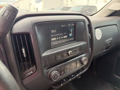 Used 2018 Chevrolet Silverado 1500 Custom w/ Custom Convenience Package image 12