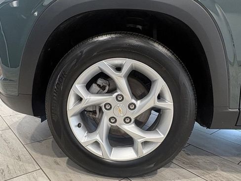 Used 2025 Chevrolet Trax LS w/ LS Convenience Package FWD image 12