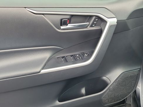 Certified 2021 Toyota RAV4 XLE Premium AWD/4WD image 21