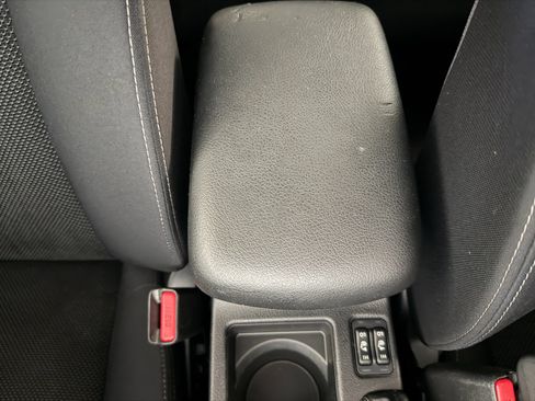 Used 2014 Subaru Crosstrek 2.0i Premium AWD/4WD image 24