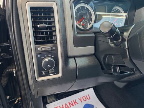 Used 2018 RAM 1500 Express RWD image 15