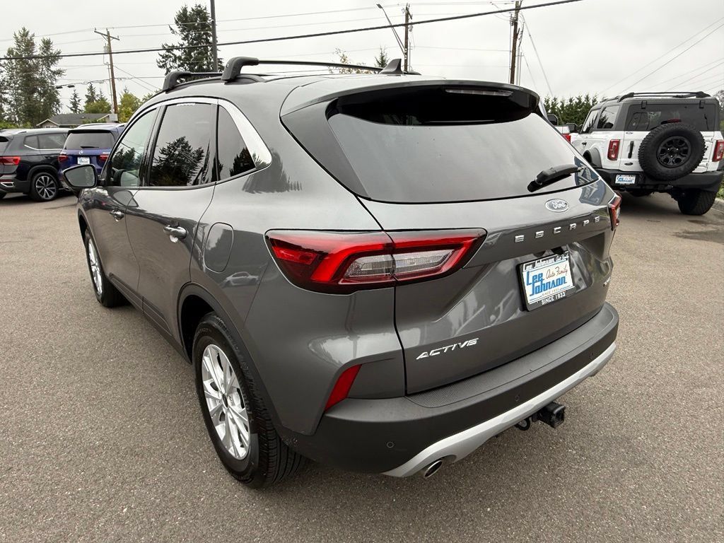 Used 2024 Ford Escape Active w/ Tech Pack #1 AWD/4WD image 3