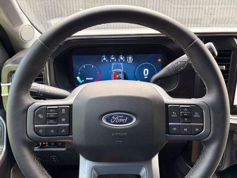 Used 2025 Ford F250 Lariat w/ Lariat Ultimate Package AWD/4WD image 23