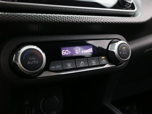 Used 2020 Nissan Kicks SV FWD image 16