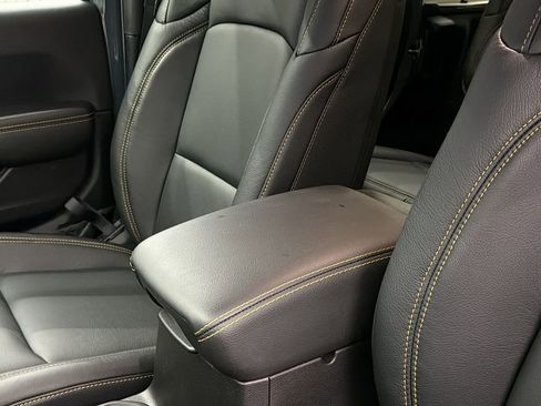 Used 2025 Jeep Wrangler Unlimited Sahara image 22