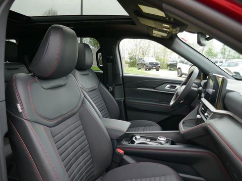 New 2026 Ford Explorer ST-Line w/ ST-Line Street Pack AWD/4WD image 11