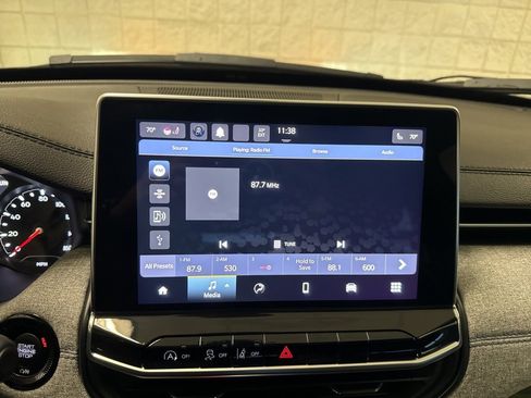 Used 2023 Jeep Compass Latitude w/ Convenience Group image 16