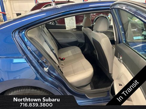 Used 2019 Hyundai Elantra SE FWD image 17