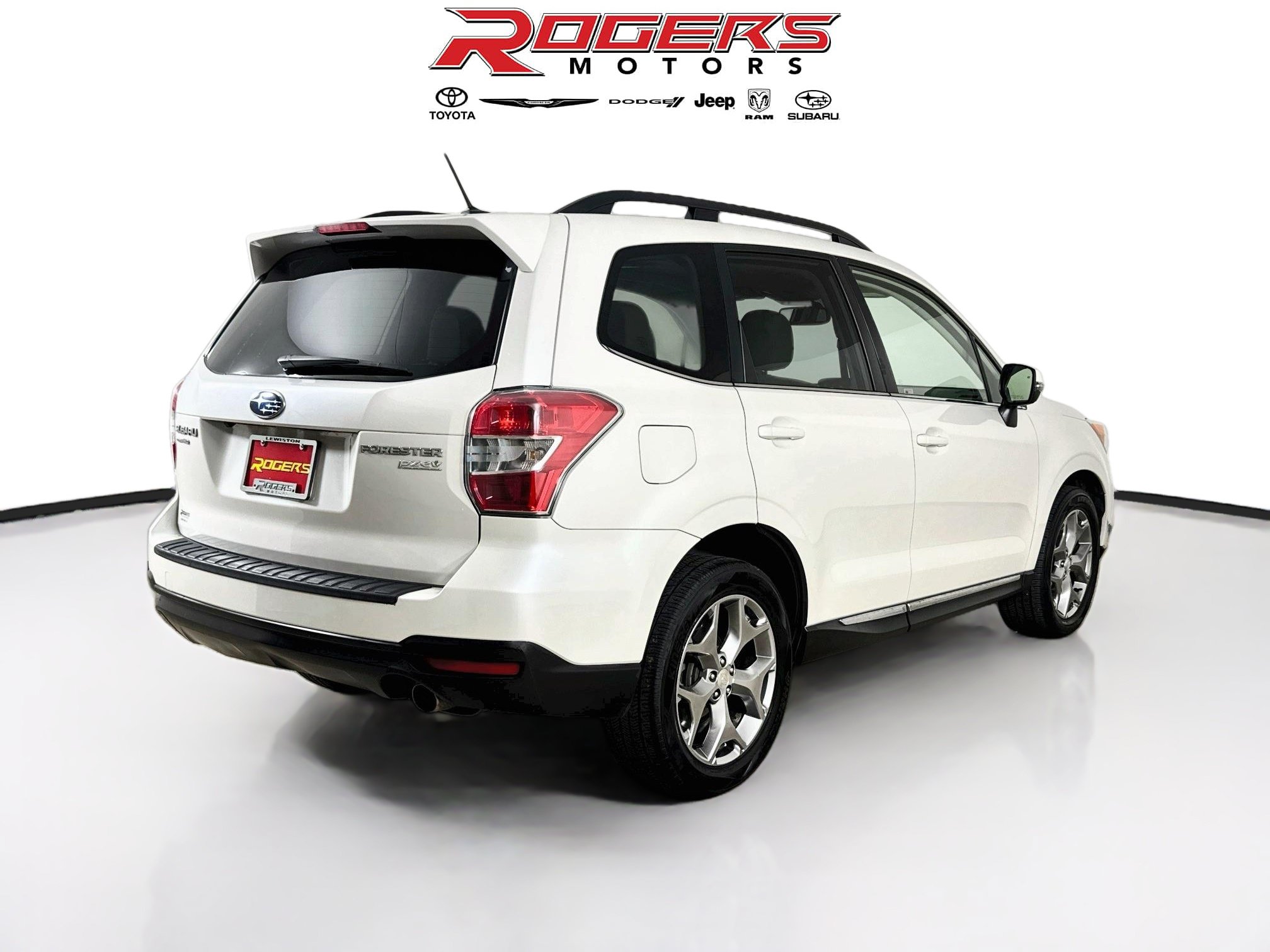 Used 2015 Subaru Forester 2.5i Touring AWD/4WD image 8