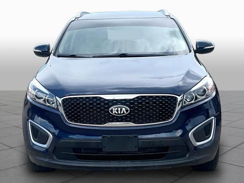 Used 2017 Kia Sorento FWD w/ LX Convenience Package image 4