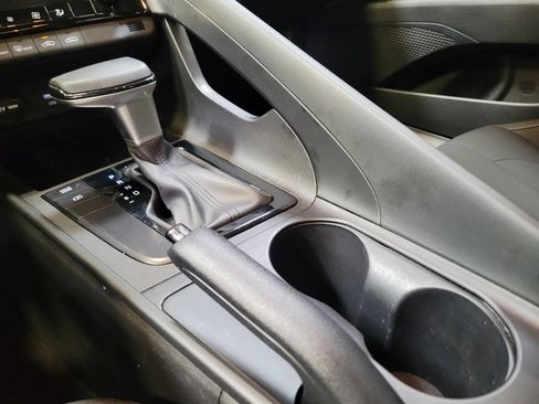 Used 2025 Hyundai Elantra Sport FWD image 26