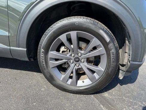 Used 2024 Ford Explorer XLT w/ Equipment Group 202A AWD/4WD image 19