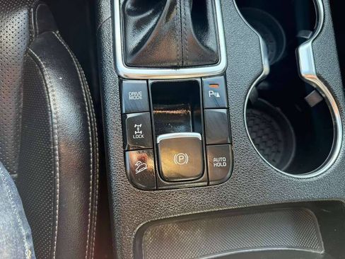 Used 2020 Kia Sportage EX w/ Option Group 15 AWD/4WD image 17