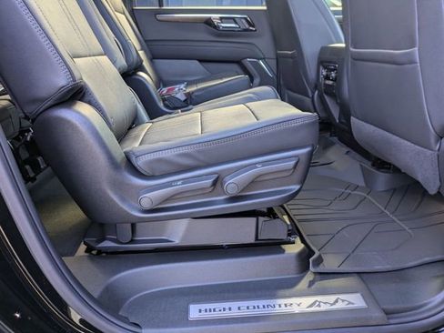 New 2026 Chevrolet Suburban High Country image 39