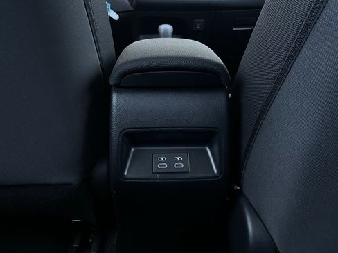 Used 2025 Toyota Corolla LE image 12