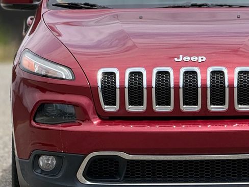 Used 2016 Jeep Cherokee Limited FWD image 11
