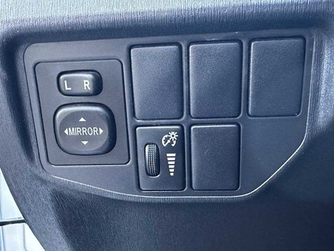 Used 2014 Toyota Prius Three image 34