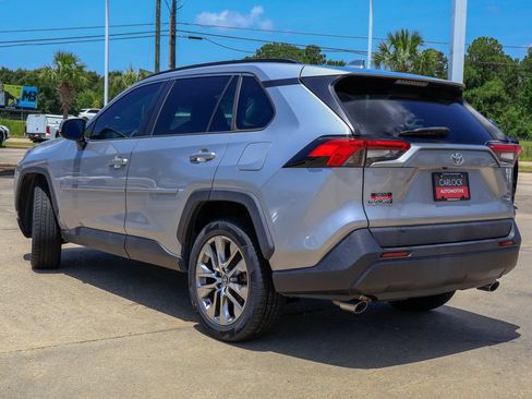 Used 2020 Toyota RAV4 XLE Premium FWD image 23