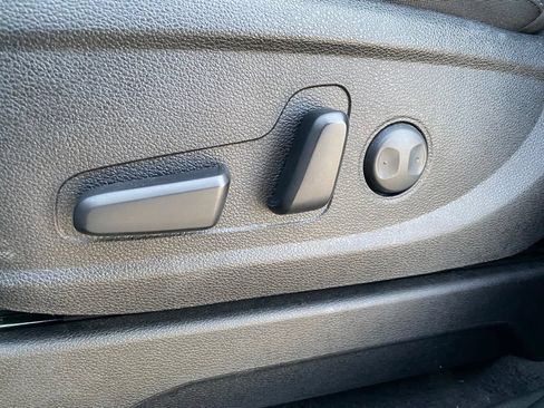 Used 2025 Kia Telluride S AWD/4WD image 16