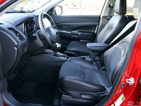 Used 2025 Mitsubishi Outlander Sport ES AWD/4WD image 27