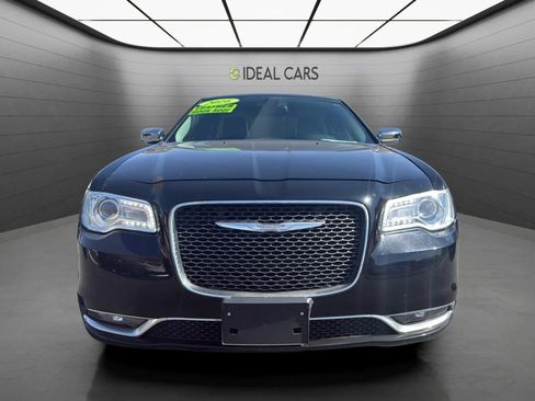 Used 2016 Chrysler 300 C RWD image 2
