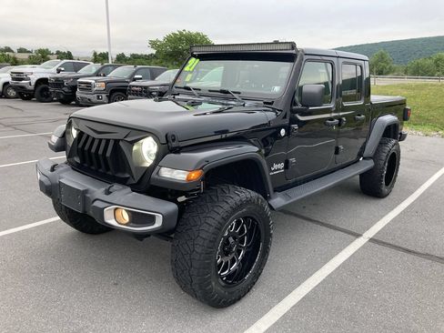 Used 2021 Jeep Gladiator Overland w/ Popular Equipment Package AWD/4WD image 3