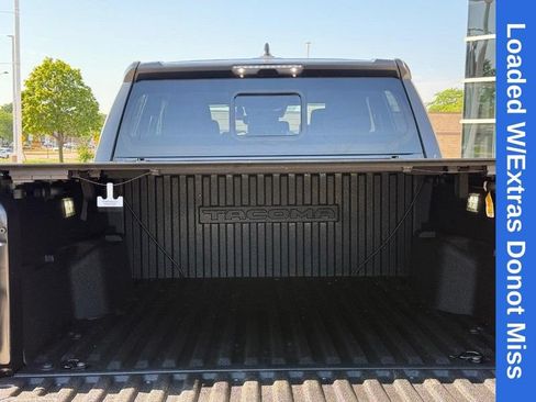 Used 2024 Toyota Tacoma SR5 AWD/4WD image 9