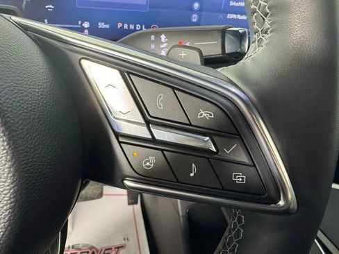 Used 2025 Buick Enclave Sport Touring w/ Super Cruise Package image 11