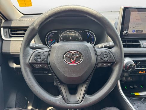 Used 2025 Toyota RAV4 XLE w/ Convenience Package AWD/4WD image 10