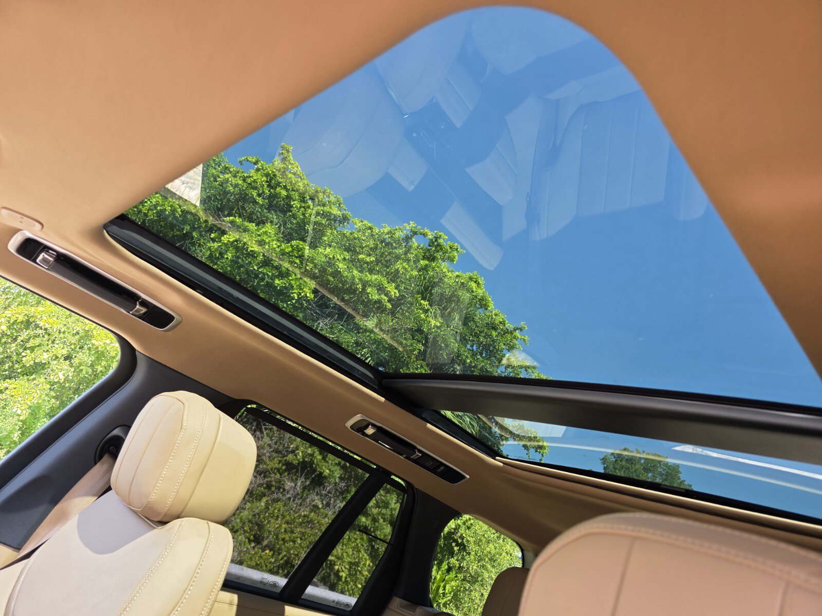 New 2026 Land Rover Range Rover SE AWD/4WD image 12