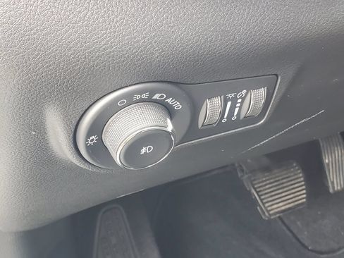 Used 2023 Jeep Compass Limited AWD/4WD image 10