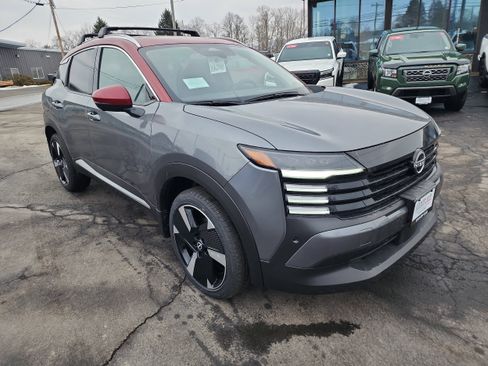 New 2026 Nissan Kicks SR image 2