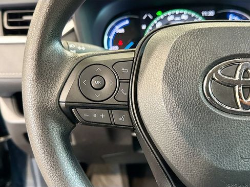 Used 2025 Toyota RAV4 LE AWD/4WD image 12