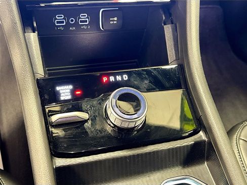 Used 2025 Jeep Grand Cherokee L Limited w/ Black Appearance Package image 17