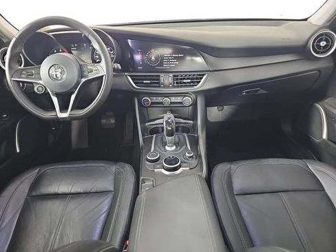 Used 2018 Alfa Romeo Giulia RWD image 11