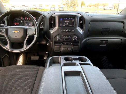 Used 2024 Chevrolet Silverado 2500 Custom image 15