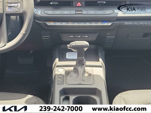 New 2027 Kia Seltos S FWD image 18