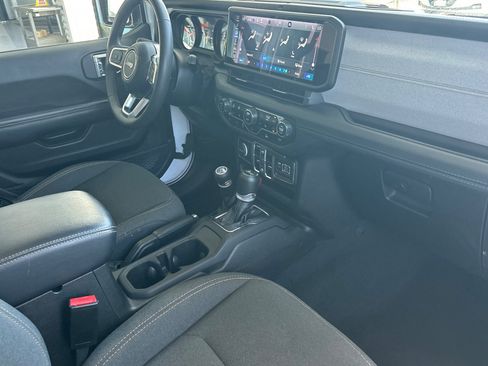 Certified 2024 Jeep Wrangler Unlimited Sahara AWD/4WD image 16