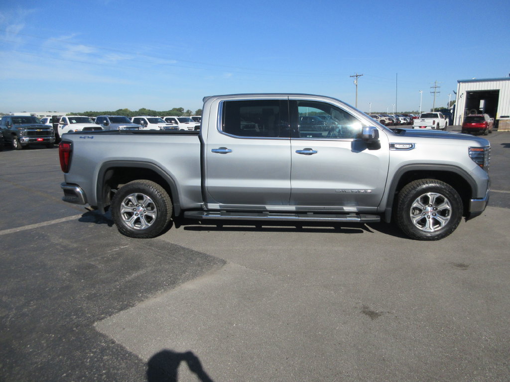 Certified 2023 GMC Sierra 1500 SLT AWD/4WD image 4